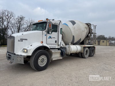 2013 Kenworth T800 6x4 Mixer Truck