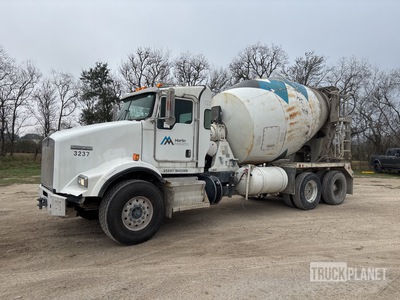 2013 Kenworth T800 6x4 Mixer Truck