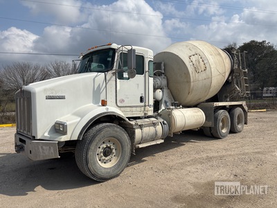 2016 Kenworth T800 6x4 Mixer Truck