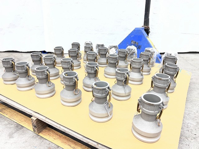 Quantity of (30) 4 in to 2 in Quick Connects Reducer w/ Camlock Ends (Unused)