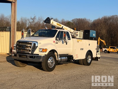 2015 Ford F-750 4x2 Extended Cab Service Truck