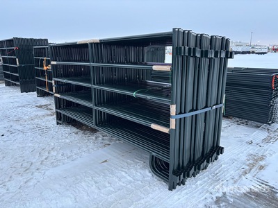 Quantity of (24) 9 ft 6 in Livestock Panel
