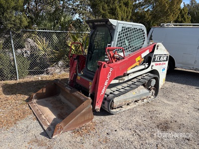 2022 Takeuchi TL6R Compact Track Loader