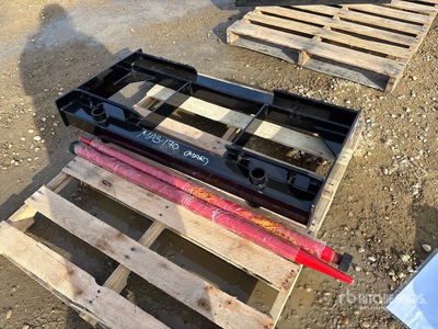 2026 GIYI GY-BF47 47 in Skid Steer Bale Spear (Unused)