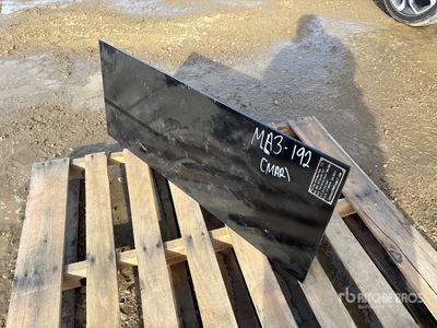 2026 GIYI GY-HMP40 39.5 in Skid Steer Hitch Receiver (Unused)