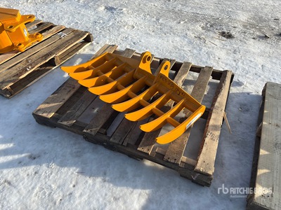 2026 GIYI 38 in Excavator Rake - Fits Cat 303 (Unused)