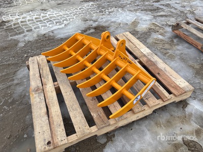 2026 GIYI 38 in Excavator Rake - Fits Cat 303 (Unused)