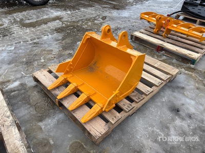 2026 GIYI 24 in Excavator Bucket - Fits Cat 303 (Unused)
