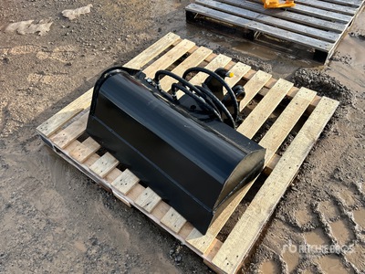 2026 GIYI GY-D3T 32 in Hydraulic Tilting Godet d'excavatrice (Unused)