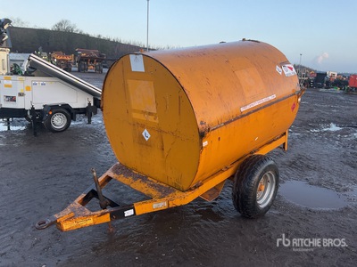 Trailer Engineering 2140 L Trailer Mounted Poly Fuel Tank