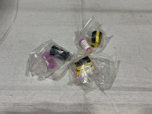 (4) Amphenol 21-901096-001 Electrical Plug Connectors