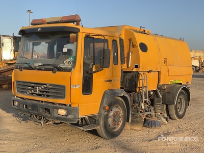 Johnston on 2003 Volvo FL6H Sweeper Truck