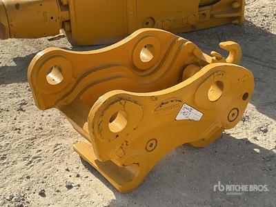 Kangto Hydraulic Quick Coupler - Fits 20 ton excavators