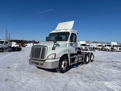 2019 Freightliner Cascadia 125 6x4 T/A Day Cab Truck Tractor