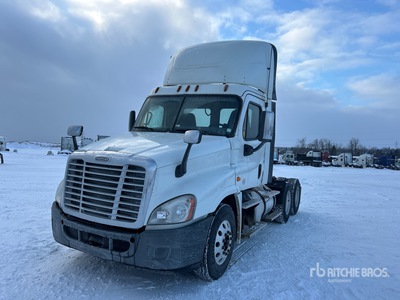 2018 Freightliner Cascadia 125 6x4 T/A Day Cab Truck Tractor