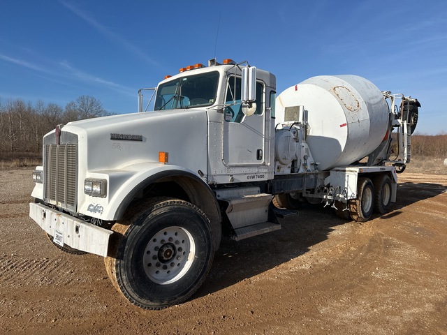 2007 Kenworth W900 8x4 Mixer Truck