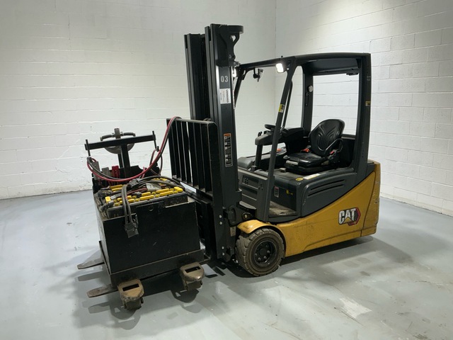 2022 Cat 2ET3500 3180 lb Electric Forklift