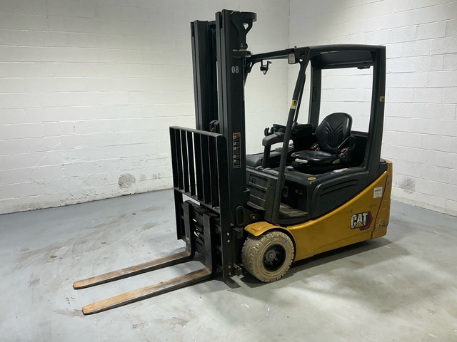 2022 Cat 2ET3500 3180 lb Electric Forklift