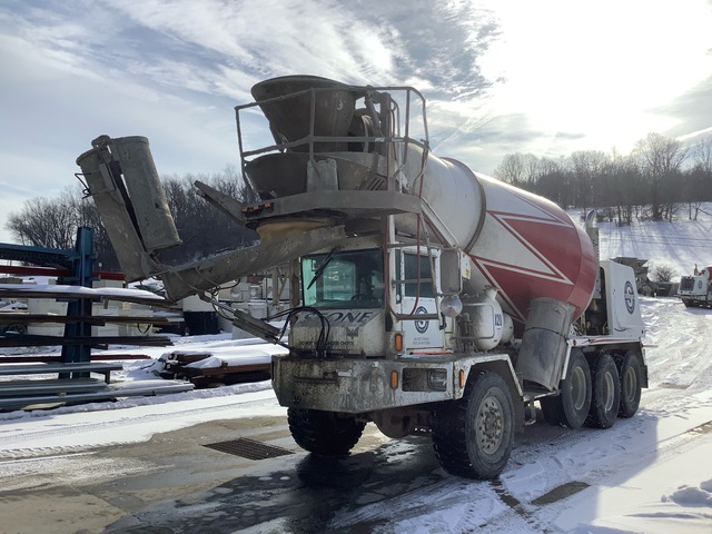 2015 Indiana Phoenix 8x6 Front Discharge Mixer Truck