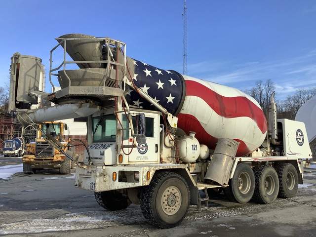 2015 Indiana Phoenix 8x6 Front Discharge Mixer Truck