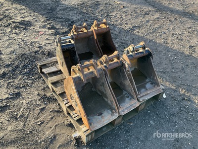 Quantity of (6) Digging Excavator Bucket