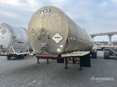 1986 7000 gal T/A Tanker Trailer