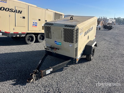 2014 Doosan P425 425 cfm Mobile Air Compressor