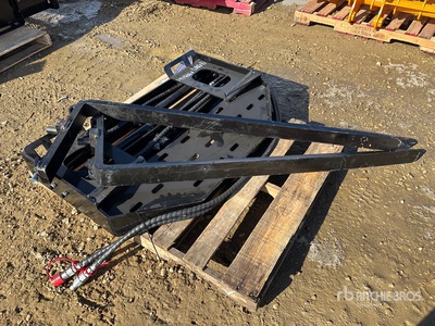 2026 GIYI GY-SF60 60 in Skid Steer Forks (Unused)