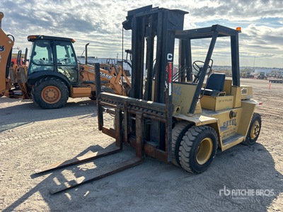 Cat V150 15000 lb Pneumatic Tire Forklift