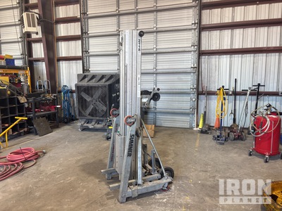 2022 Sumner 2118 Material Hoist