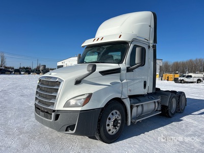 2018 Freightliner Cascadia 126 6x4 T/A Day Cab Truck Tractor