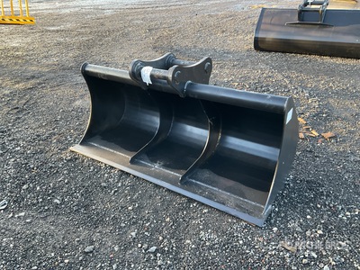 1760 mm Cleanup Excavator Bucket (Unused)