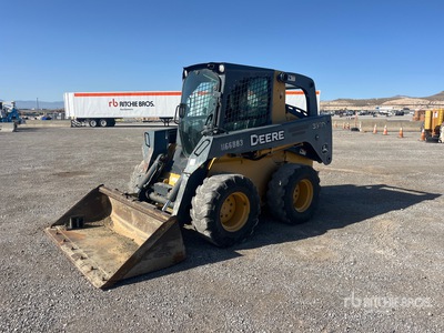 2010 John Deere 332D Ładowarka o sterowaniu burtowym