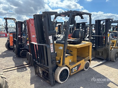 2017 Cat EC25N2 4450 lb Montacargas Eléctrico