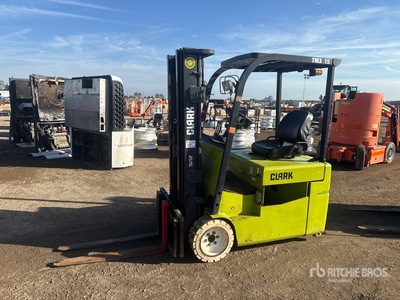 2017 Clark TMX15 2600 lb Elektrogabelstapler