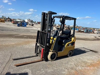 2017 Cat 2C3000 2500 lb Cushion Tire Forklift