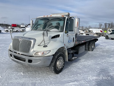 2003 International 4300 SBA 4x2 Rollback Truck