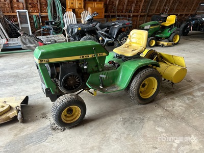 John Deere 212 Tracteur agricole 2WD