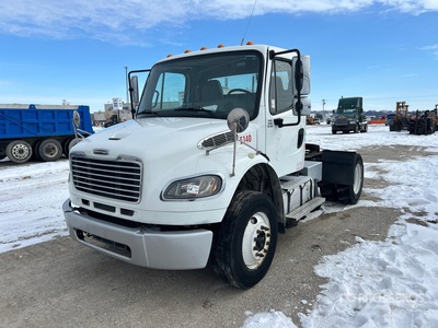 2015 Freightliner M2 106 4x2 تراكتور شاحنة (أحادي المحور)
