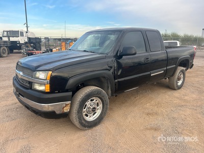 2003 Chevrolet Silverado 2500 HD LS 4x4 Extended Cab Pickup