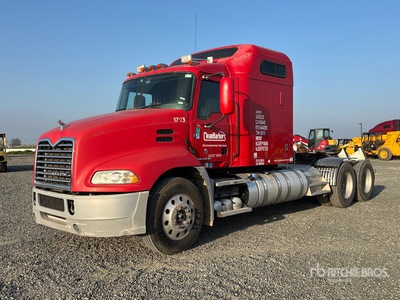 2015 Mack CXU613 Cabeza Tractora Cabina Dormitorio