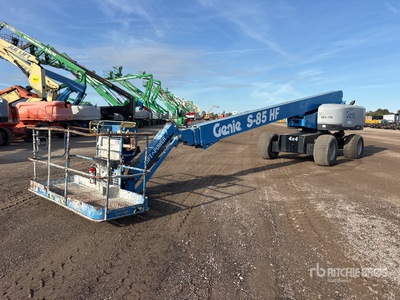 2018 Genie S-85 HF 4WD Diesel رافعة تليسكوبية بذراع تطويل