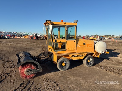 2015 Rosco Challenger VI Self-Propelled Broom