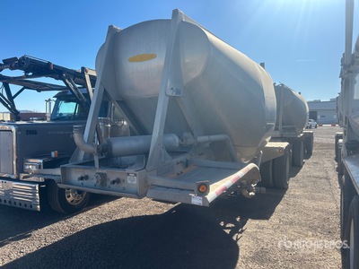 2006 Heil Trailer 560 cft S/A Pneumatic Bulk Trailer