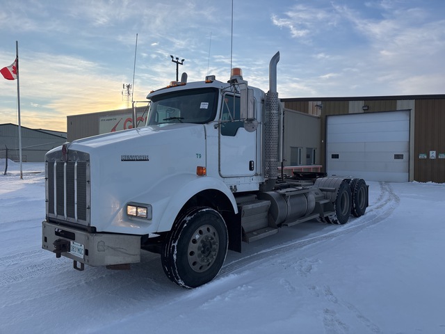 2014 Kenworth T800 6x4 T/A Day Cab Truck Tractor