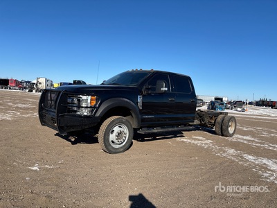 2017 Ford F-550 XLT 4x4 Crew Cab を見 Cab and Chassis
