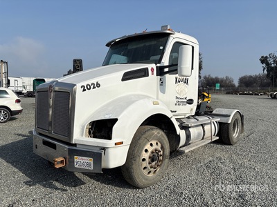 2017 Kenworth T880 4x2 S/A Day Cab Truck Tractor