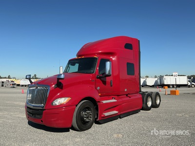 2020 International LT625 6x4 تراكتور شاحنة كابينة النوم (ثنائية المحور)