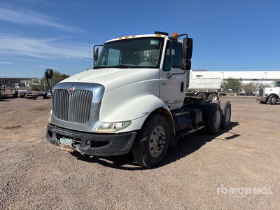 2006 International 8600 6x4 تراكتور شاحنة نهارية (ثنائية المحور)