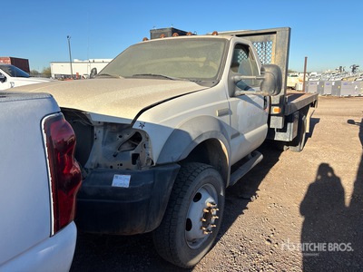 2005 Ford F-550 XL 4x4 Autocarro cassone fisso (Inoperable)